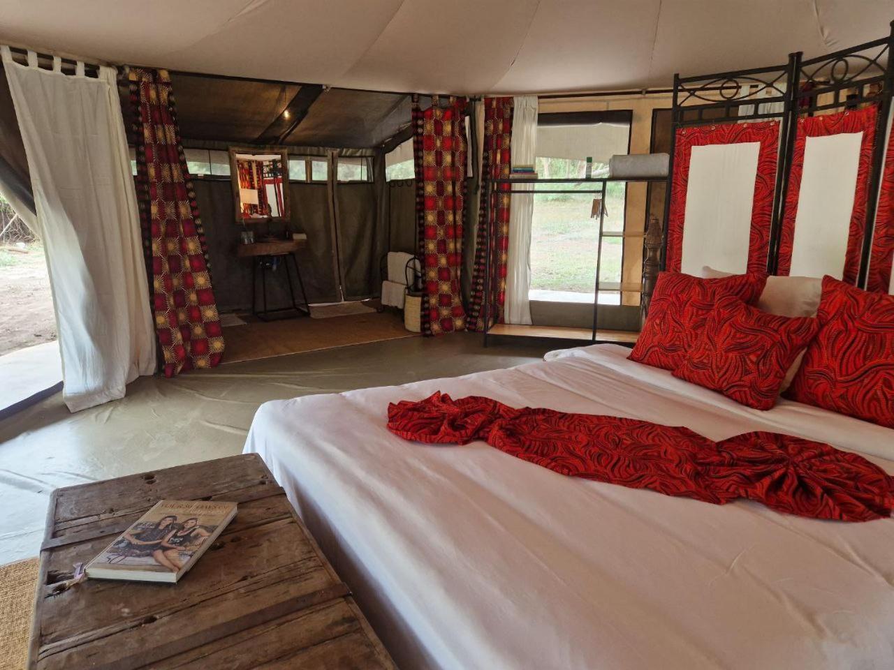 Dolly Farm & River Camp, Luxury Tents Usa River Exterior photo